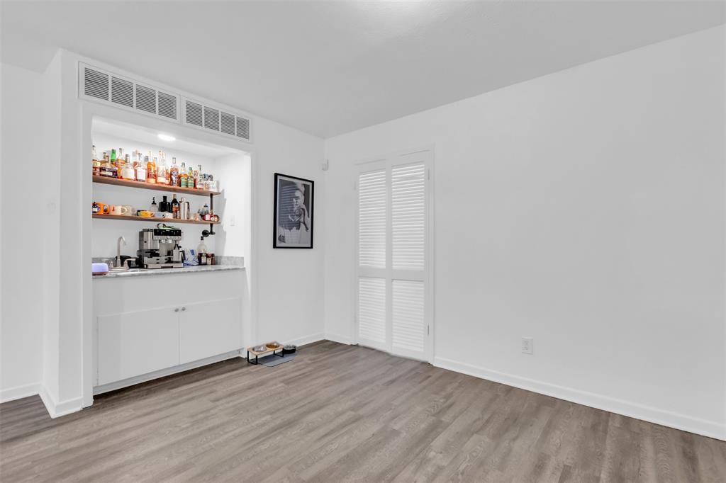 7616 Riverbrook Drive 6