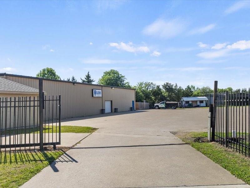 W W Ford - Commercial Sale