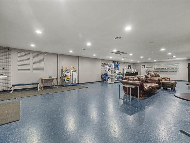 W W Ford - Commercial Sale