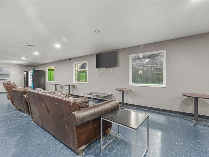 W W Ford - Commercial Sale