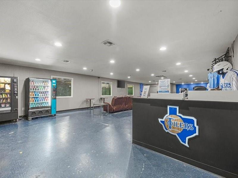 W W Ford - Commercial Sale