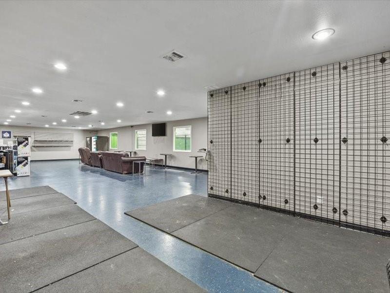 W W Ford - Commercial Sale