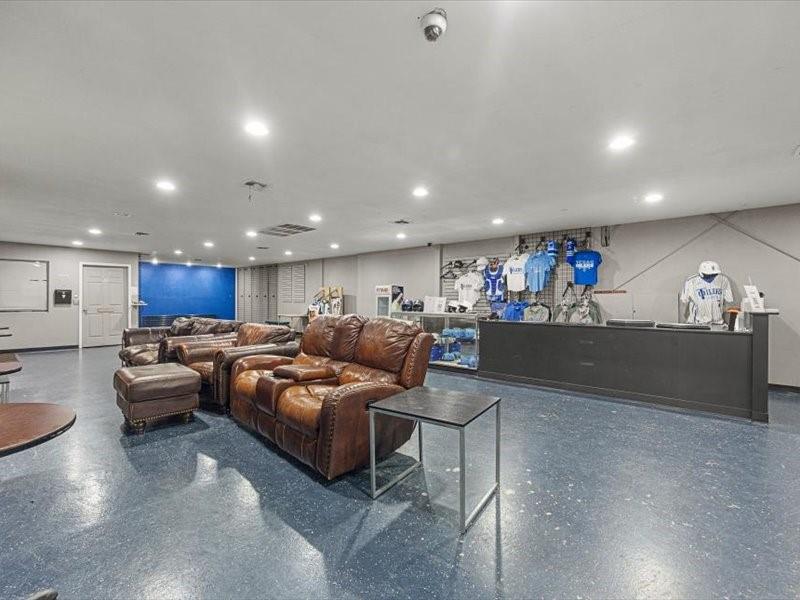 W W Ford - Commercial Sale