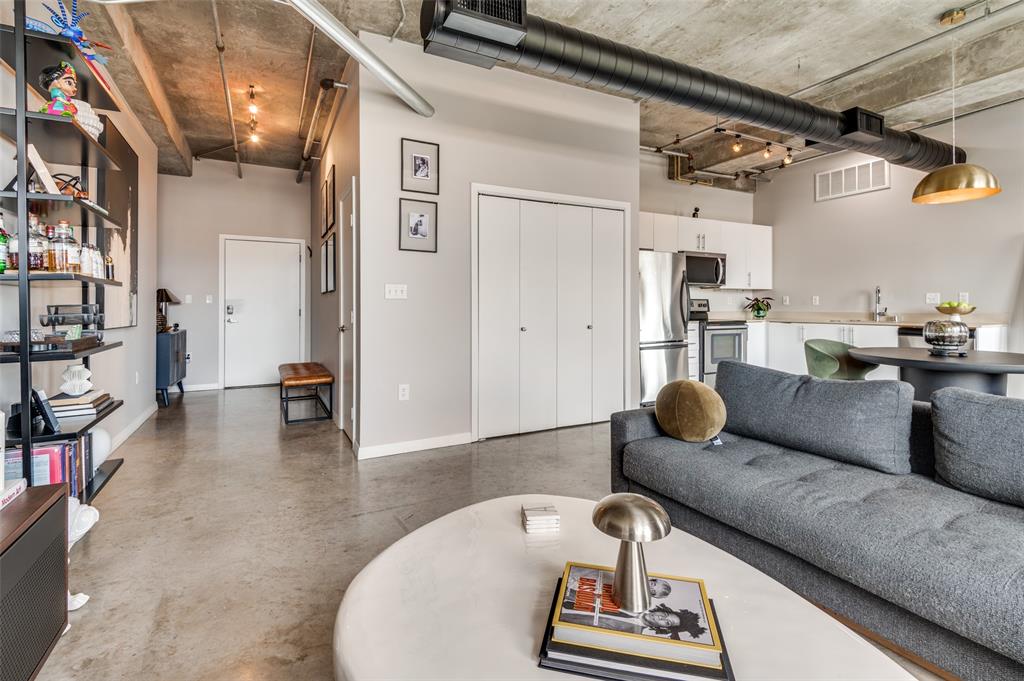 Beat At The South Side Station - Residential