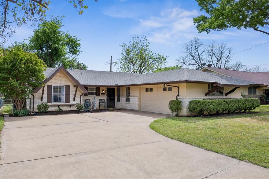Located in a quiet, established South Irving neighborhood near the Lake Vilbig area, this 1-story ranch-style home offers a comfortable setting with a great curb and long-standing community appeal. Fresh interior paint, new carpet, and new window coverings create a clean, refreshed feel, while the layout provides easy, functional living with natural light throughout. The kitchen and bathrooms offer opportunities for future updates, allowing buyers to personalize over time without undertaking a full renovation. This home can have a large dining and formal living space or serve as a large office. See Zillow 3D floorplan.
Nearby outdoor options include Southwest Park and Luzon Park for additional green space and recreation. Conveniently located with quick access to Interstate 30, Loop 12, and Highway 183, this home offers an easy commute to both Dallas and Fort Worth. Approximately a 20-minute drive to Arlington’s premier entertainment district, home to AT&T Stadium, Globe Life Field, Six Flags Over Texas, and Hurricane Harbor Arlington. Take advantage of season passes and local memberships if you enjoy repeat visits. Also, approximately 15 minutes to Dallas Love Field and 20–25 minutes to DFW International Airport, providing convenient access for both regional and international travel. Shopping, dining, and entertainment are just minutes away, including Irving Mall, Grand Prairie Premium Outlets, and entertainment venues like Lone Star Park, Texas Trust CU Theatre (formerly Verizon Theatre), and Epic Theatres at Epic Central.
A well-positioned home in an established neighborhood, offering both immediate livability and long-term potential.