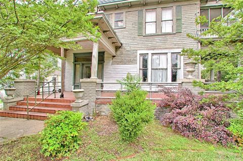 A home in Corsicana
