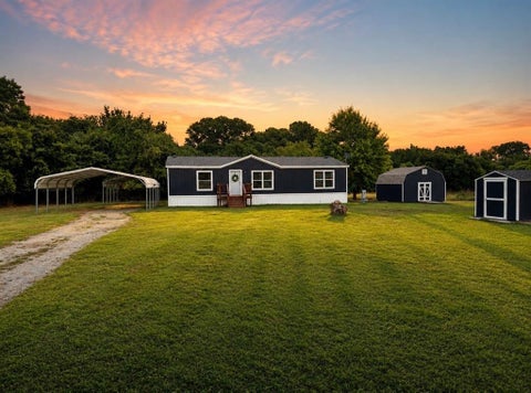 Photo of 113 Lazy Meadow Court, Springtown, TX 76082 (MLS # 21372901)