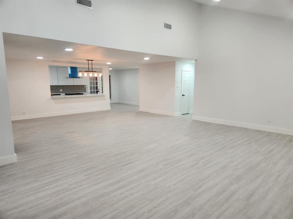 3801 Brookhaven Circle