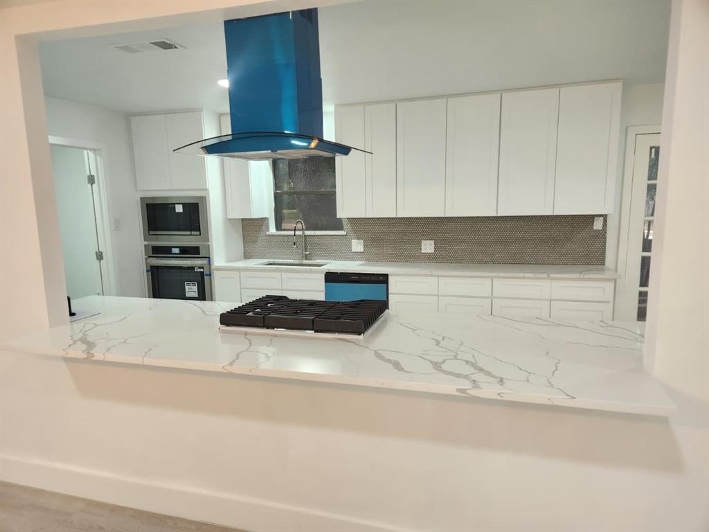 3801 Brookhaven Circle