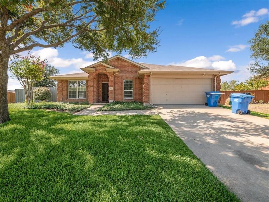 Situated on a cul-de-sac, step into the heart of this home featuring a newly updated kitchen that blends style and functionality. Kitchen includes brand new granite countertops, newly painted cabinets and hardware, and a spacious stainless steel farm sink. As you step inside, you'll immediately notice the gleaming laminate wood flooring that flow throughout the formal areas. The primary bedroom is your new retreat, featuring ample closet space and an en-suite bathroom, providing convenience and privacy. The additional bedrooms are versatile making them perfect for a growing family, a home office, or guest bedrooms. Another standout feature is the new roof recently installed early 2023. Outside, the spacious backyard offers endless possibilities. This home is also conveniently located just minutes away from grocery stores, restaurants, and all the other necessities of daily life.