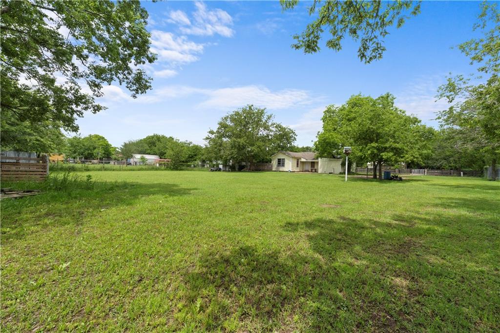 Tomas De La Vega - Residential