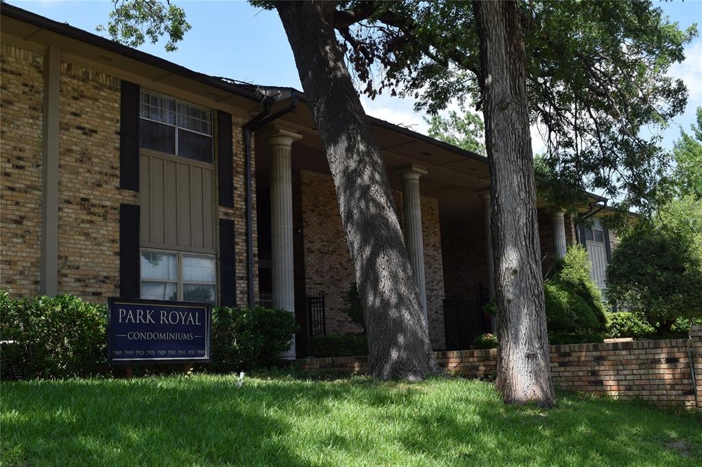 Photo of 7931 Royal Lane #216, Dallas, TX 75230 (MLS # 21385417)