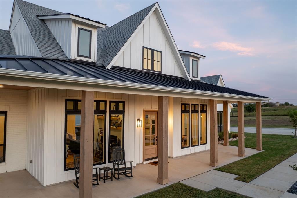 760 Hummingbird Lane