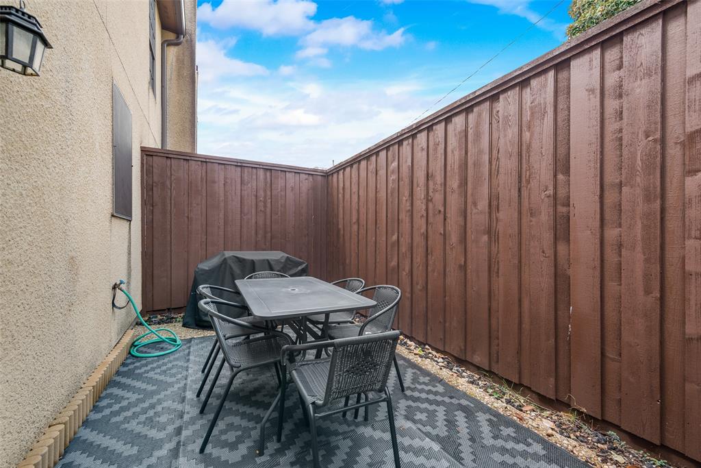 Bowser Condo 4418 - Residential