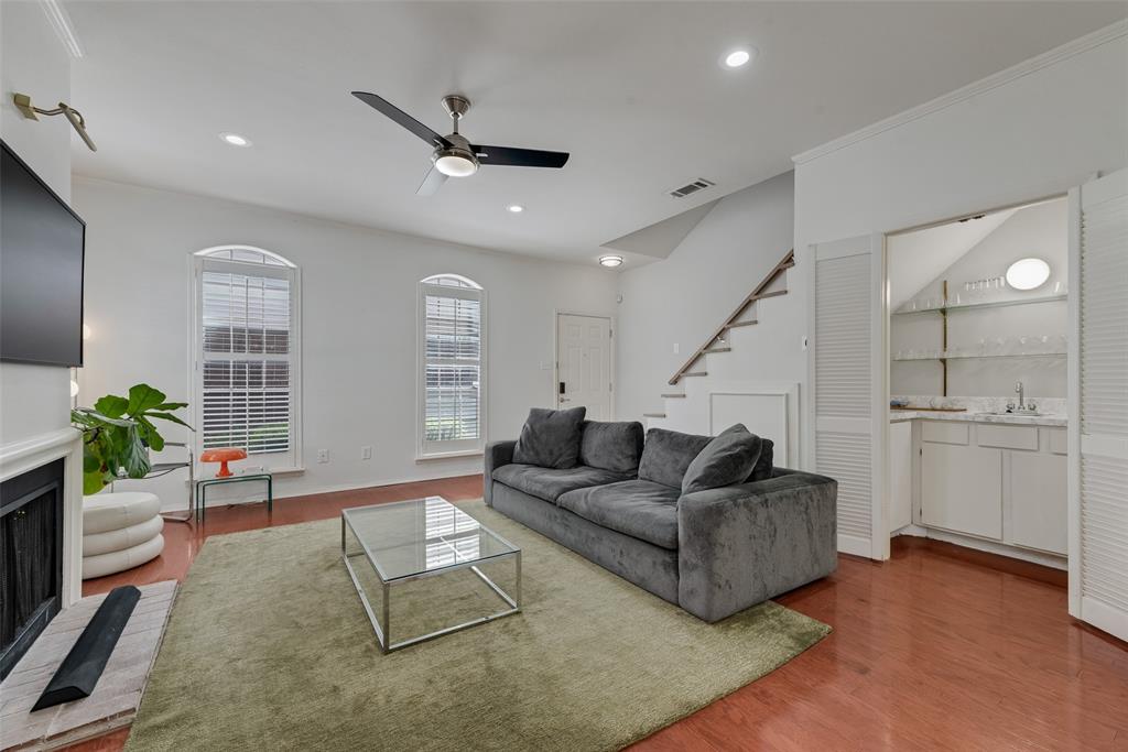 Bowser Condo 4418 - Residential