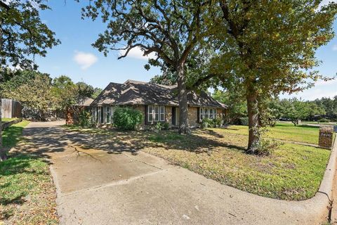 Tiny photo for 2406 Knightsbridge Street, Grand Prairie, TX 75050 (MLS # 21099483)