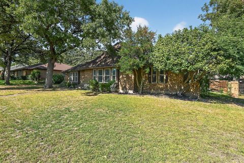 Tiny photo for 2406 Knightsbridge Street, Grand Prairie, TX 75050 (MLS # 21099483)