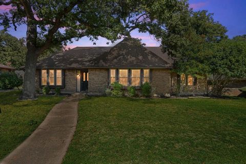 Tiny photo for 2406 Knightsbridge Street, Grand Prairie, TX 75050 (MLS # 21099483)
