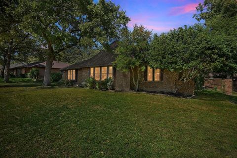 Tiny photo for 2406 Knightsbridge Street, Grand Prairie, TX 75050 (MLS # 21099483)
