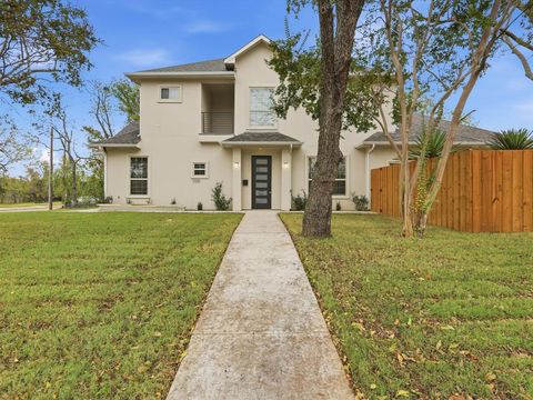 Photo of 1130 Shaw Street, Dallas, TX 75212 (MLS # 21159353)