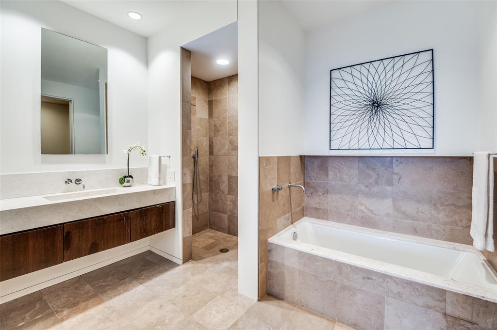 North Tower Residences - Residential