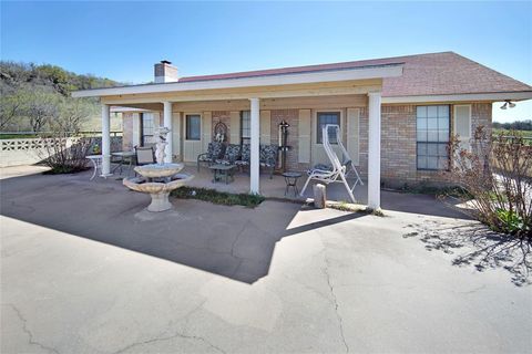 A home in Jacksboro