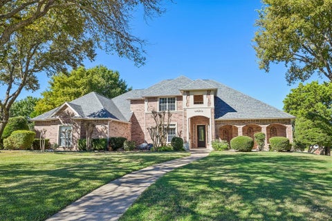 Photo of 2209 Somerset, Midlothian, TX 76065 (MLS # 21420110)