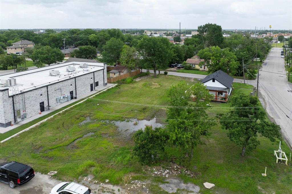 112 W Lamar Street