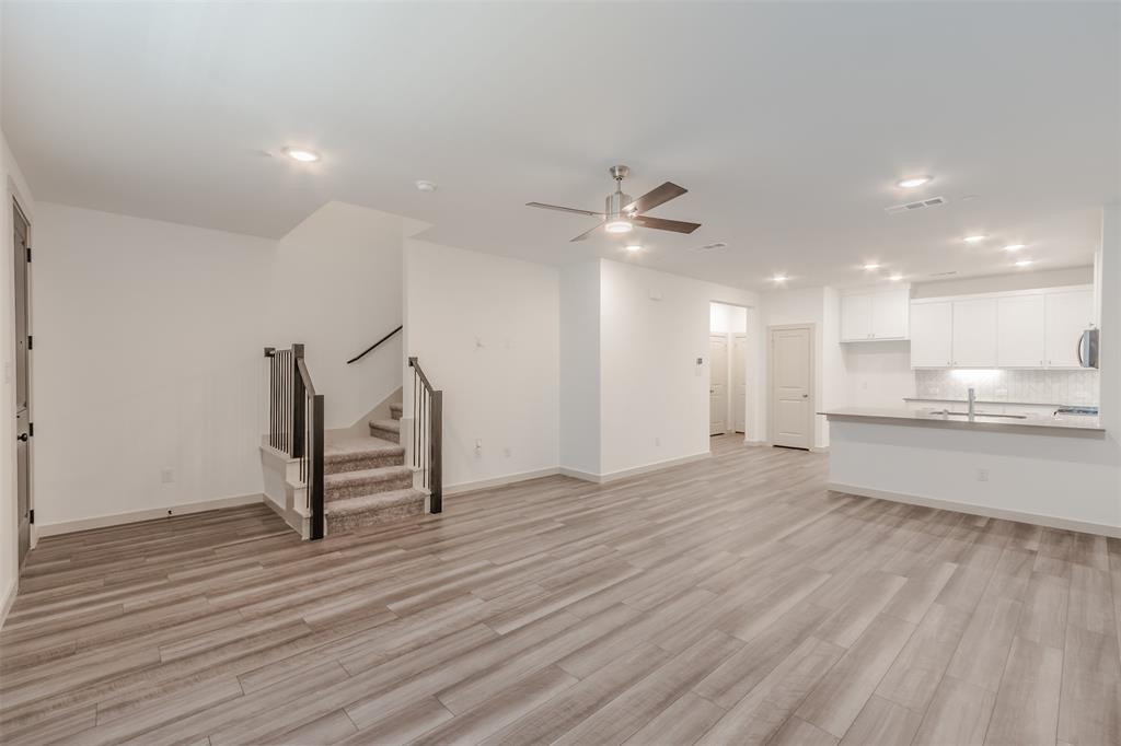 VISTA DEL LAGO ADDN - Residential Lease