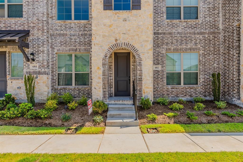 VISTA DEL LAGO ADDN - Residential Lease