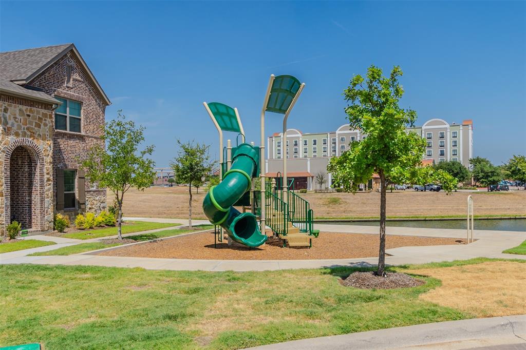 VISTA DEL LAGO ADDN - Residential Lease