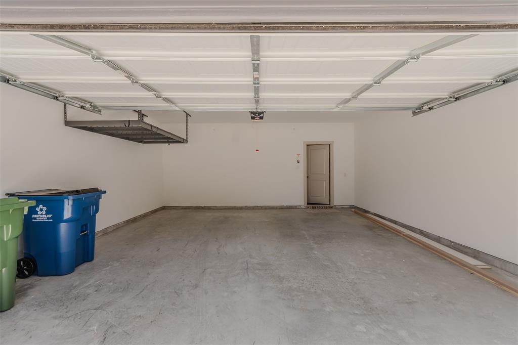 VISTA DEL LAGO ADDN - Residential Lease