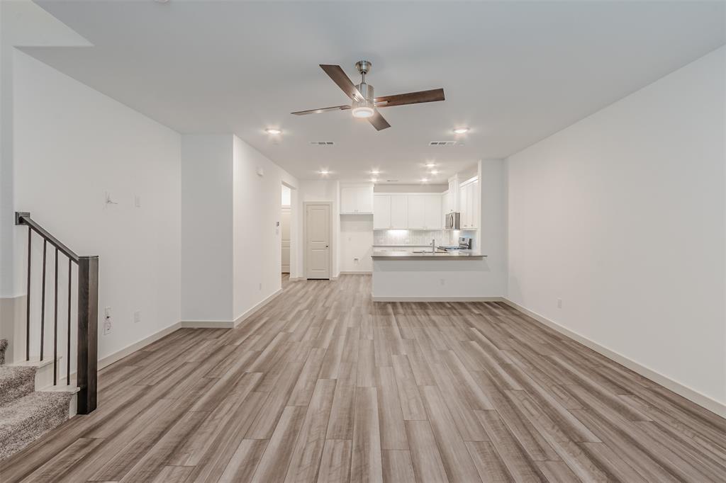 VISTA DEL LAGO ADDN - Residential Lease