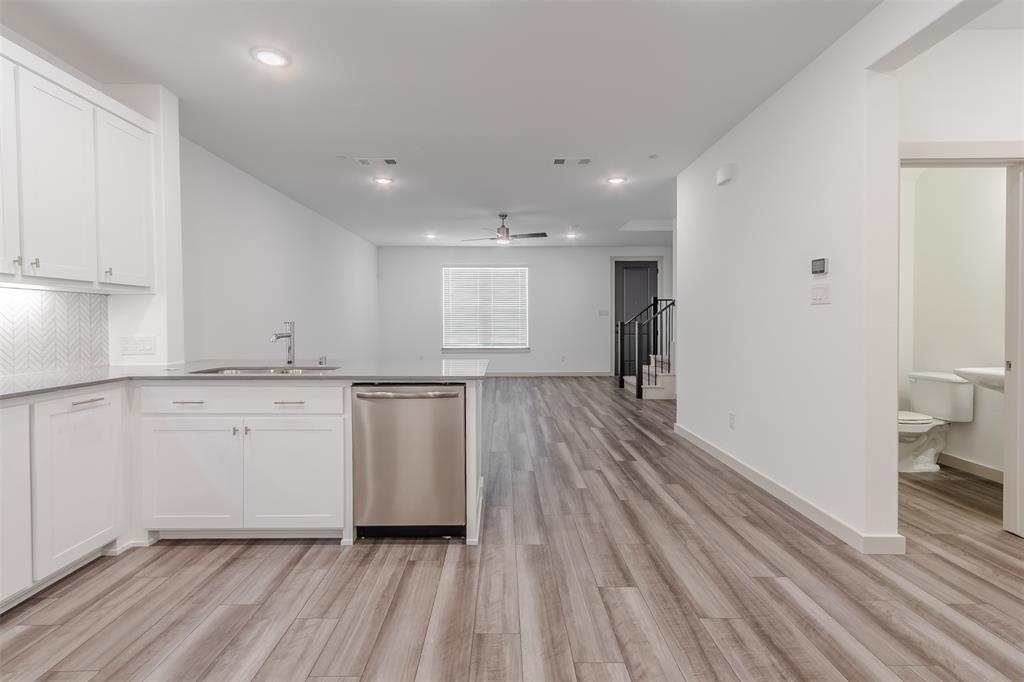 VISTA DEL LAGO ADDN - Residential Lease