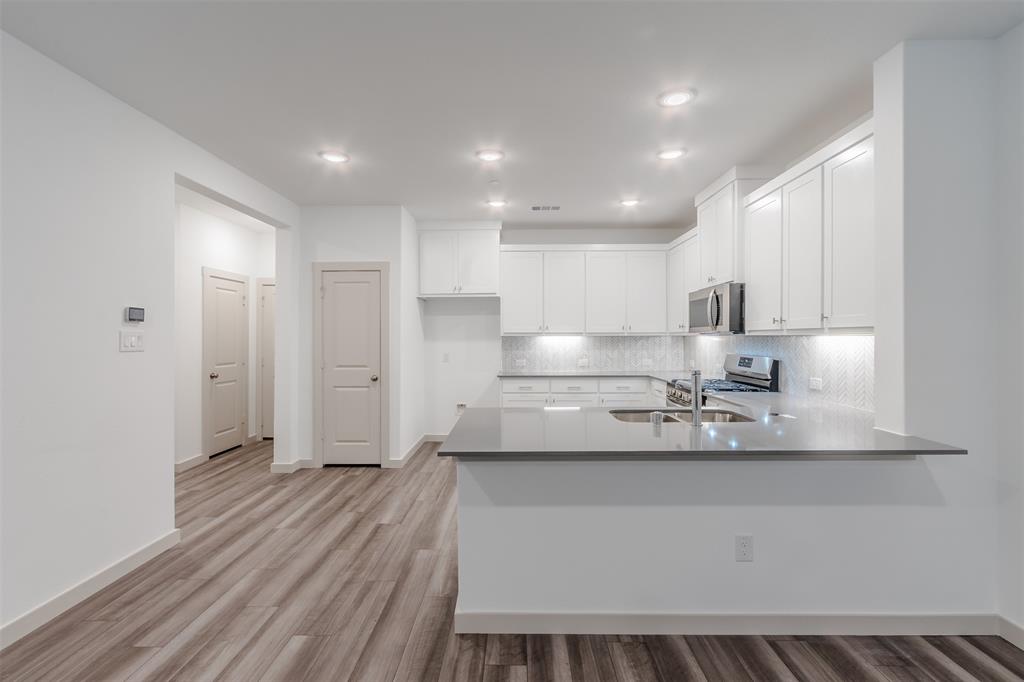 VISTA DEL LAGO ADDN - Residential Lease