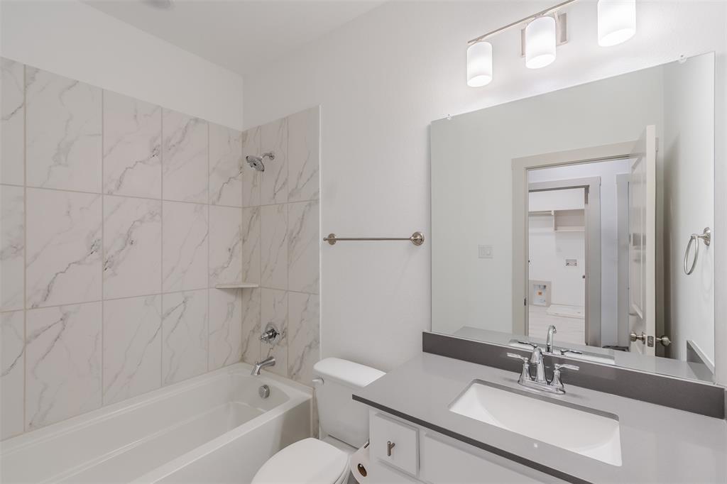 VISTA DEL LAGO ADDN - Residential Lease