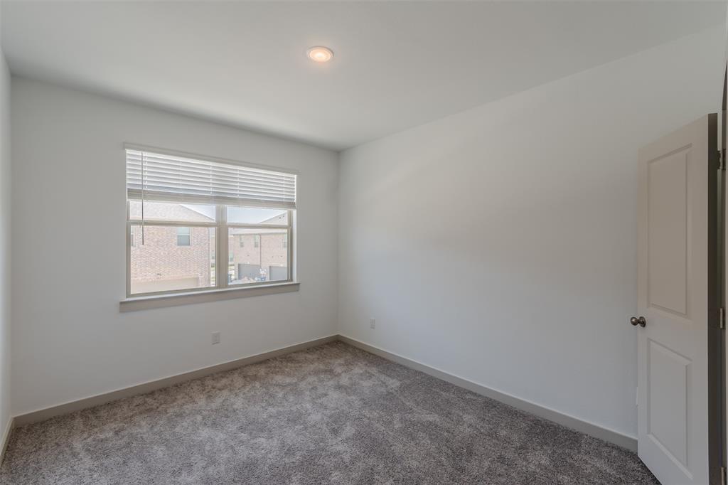 VISTA DEL LAGO ADDN - Residential Lease