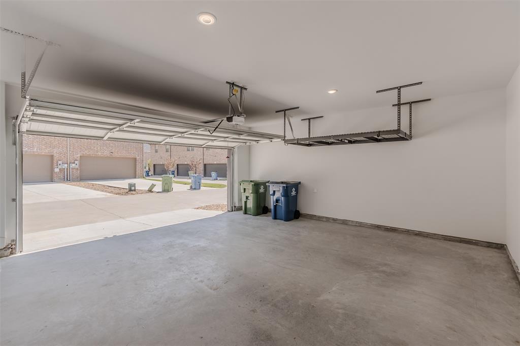 VISTA DEL LAGO ADDN - Residential Lease