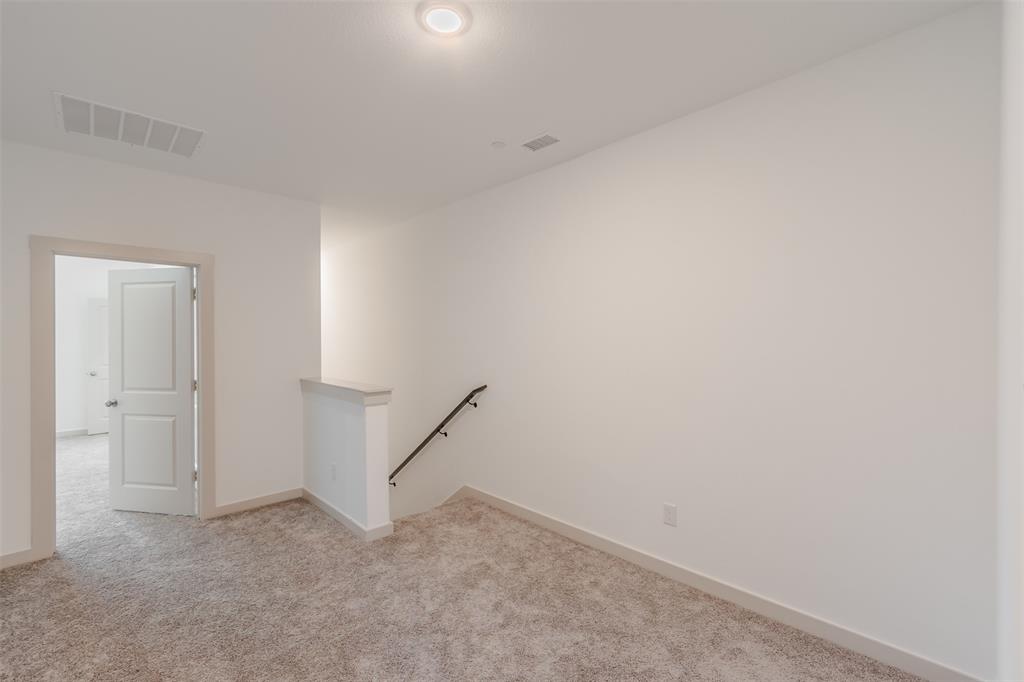 VISTA DEL LAGO ADDN - Residential Lease