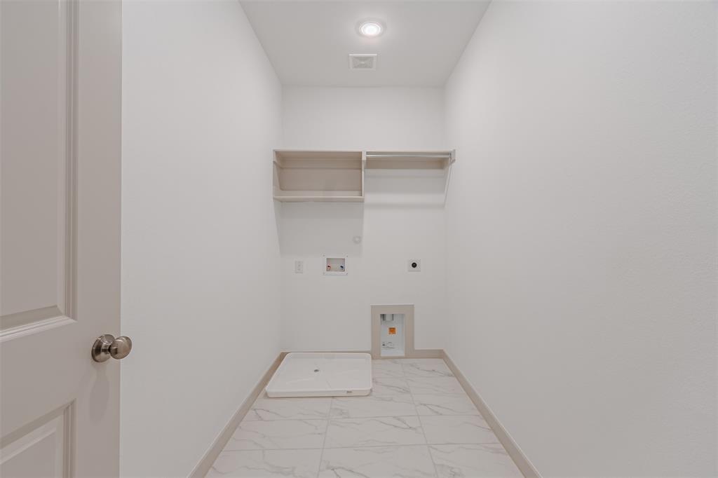 VISTA DEL LAGO ADDN - Residential Lease