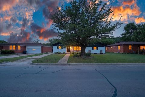 Photo of 3513 Sheridon Drive, North Richland Hills, TX 76117 (MLS # 21218162)