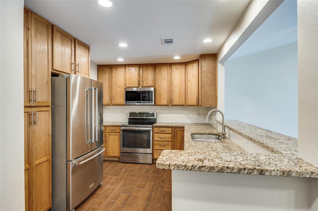 Preston On Creek Condos - Residential