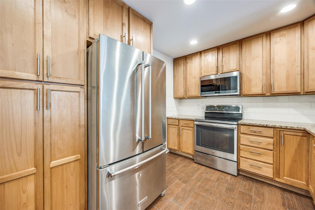 Preston On Creek Condos - Residential