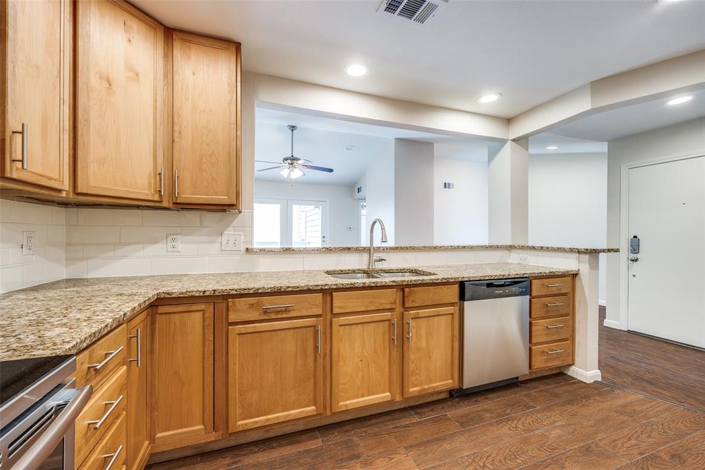 Preston On Creek Condos - Residential