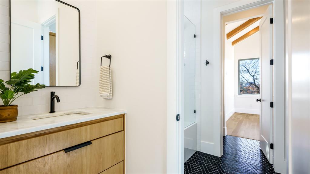 Ross Ave Annex - Residential