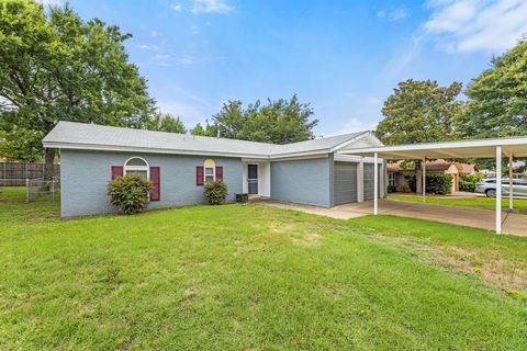 5912 Kary Lynn Drive S Watauga TX 76148