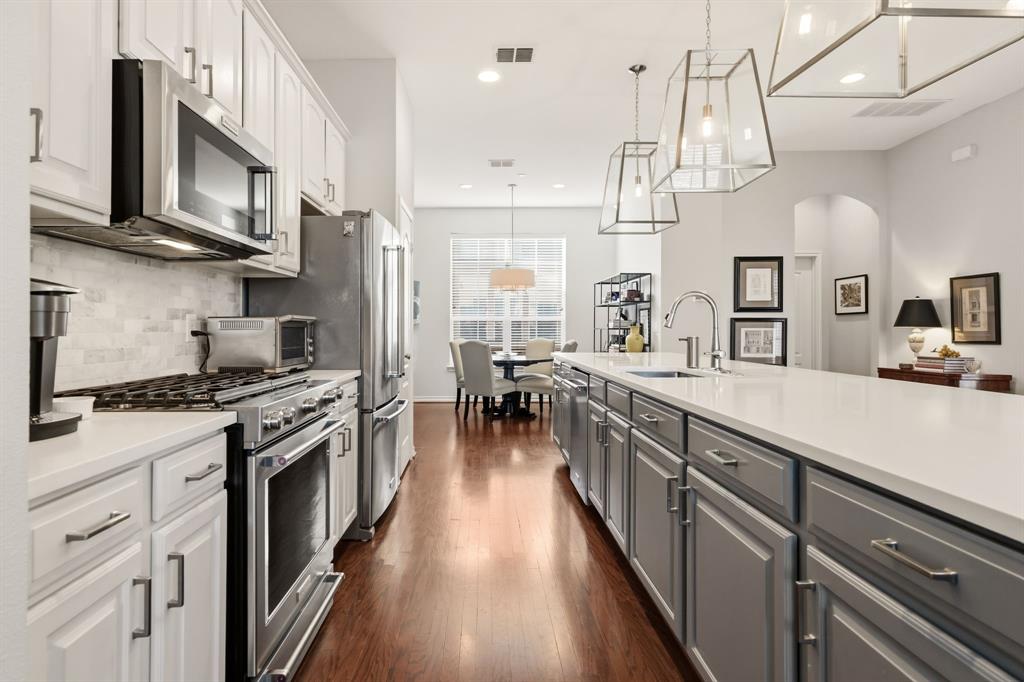 4419 Buena Vista Street 8