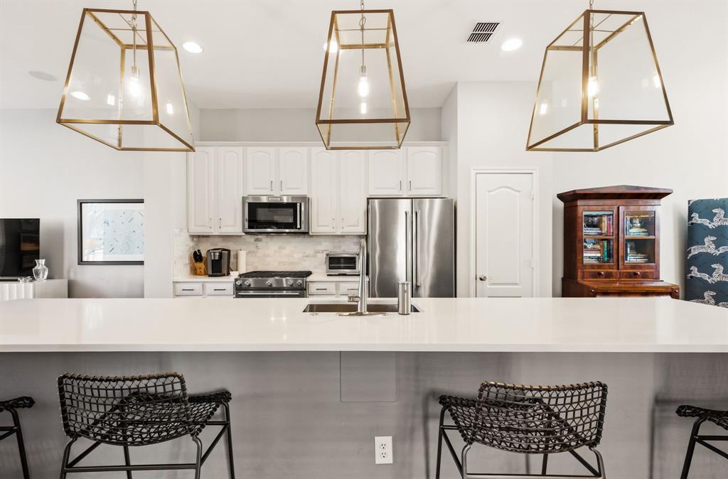 4419 Buena Vista Street 8