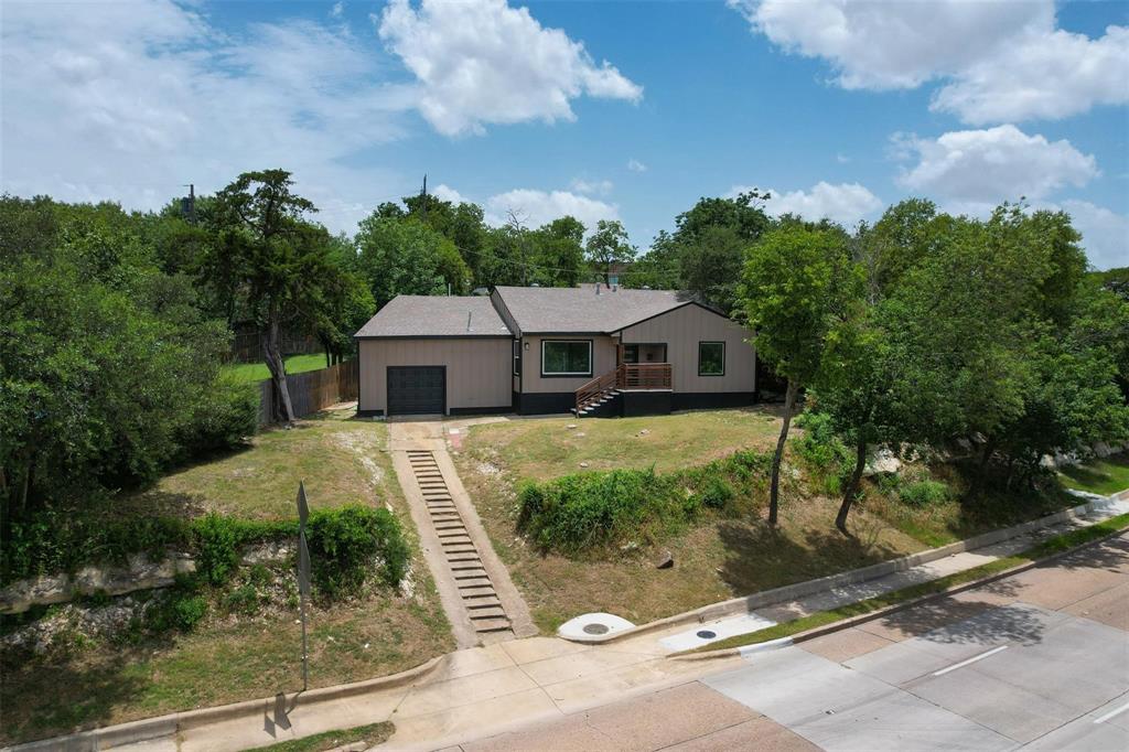 Photo of 3134 W Jefferson Boulevard, Dallas, TX 75211 (MLS # 21378574)