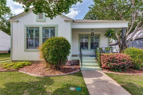 4912 Calmont Avenue Fort Worth TX 76107